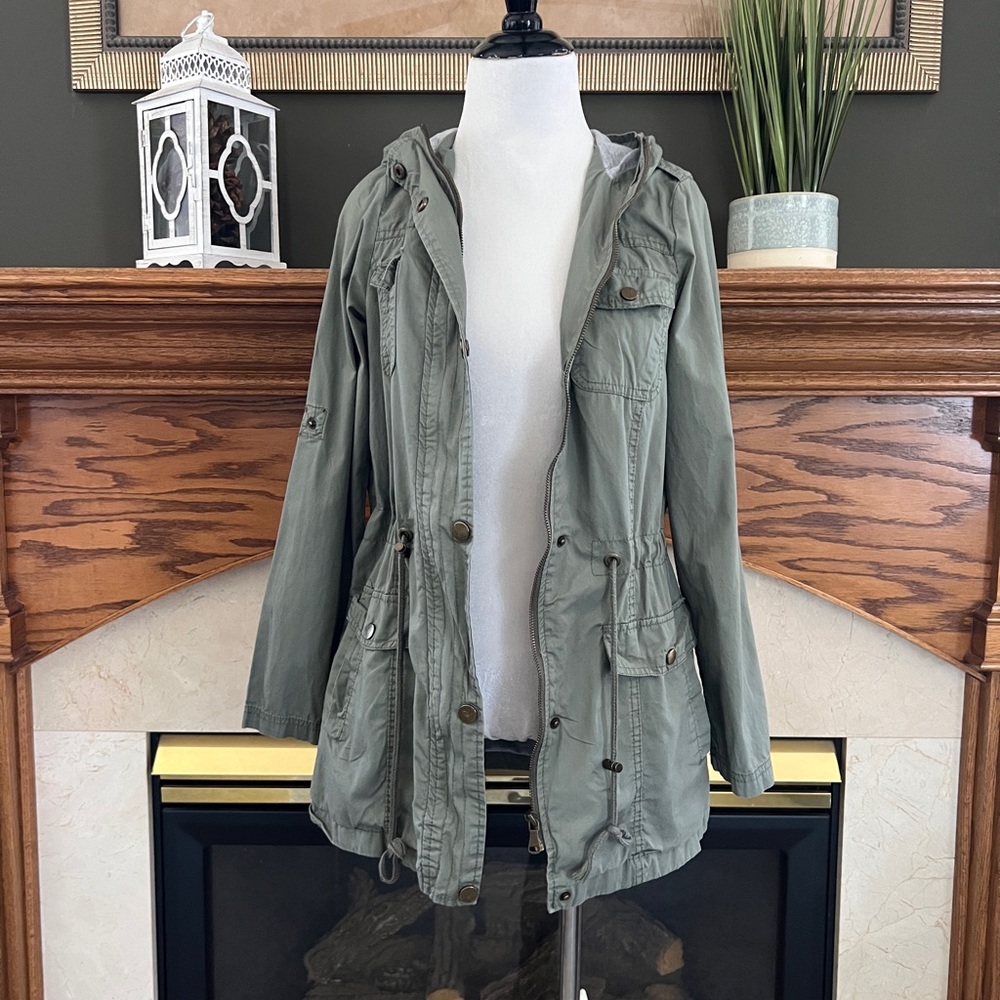YMI Collection Women’s Olive Hooded Utility Jacket‎ Size: Small